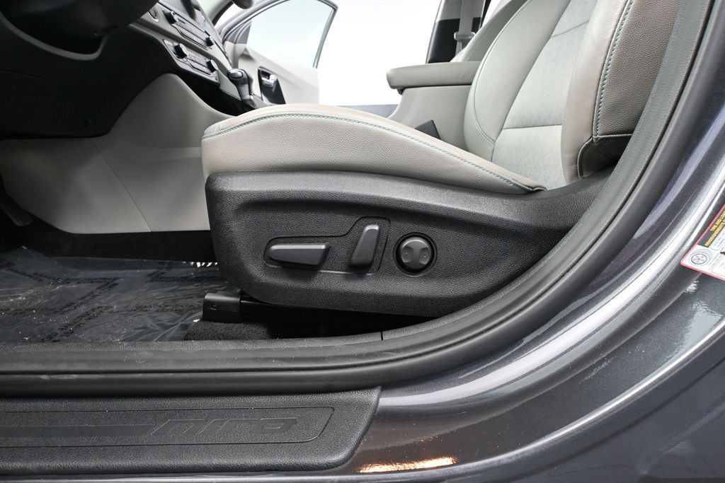 Used 2019 Kia Niro EX FWD image 16