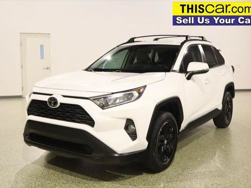 Used 2019 Toyota RAV4 XLE FWD image 4