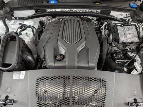 New 2026 Porsche Macan image 26