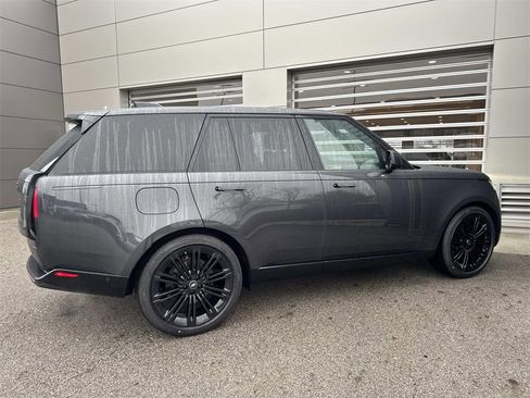 New 2025 Land Rover Range Rover SE image 7
