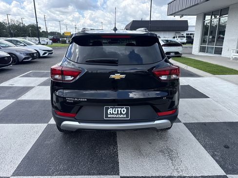 Used 2023 Chevrolet TrailBlazer LT w/ Convenience Package AWD/4WD image 4