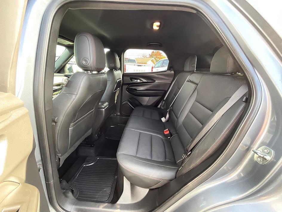 Used 2021 Chevrolet TrailBlazer RS w/ Technology Package FWD image 24