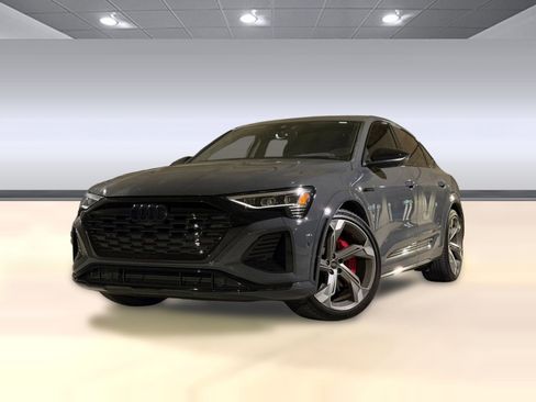 Certified 2024 Audi SQ8 e-tron Premium Plus w/ Black Optic Package AWD/4WD image 30