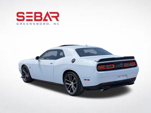 Used 2016 Dodge Challenger R/T Scat Pack RWD image 9