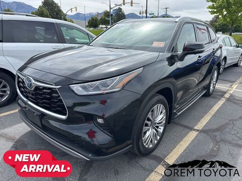 Used 2024 Toyota Highlander Platinum AWD/4WD image 9