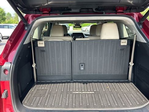 Used 2022 Toyota Highlander Limited FWD image 10
