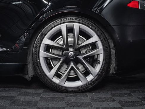 Used 2021 Tesla Model S Plaid image 11