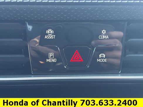 Used 2024 Volkswagen Atlas Cross Sport SE AWD/4WD image 16