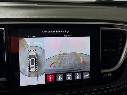 New 2026 Chrysler Pacifica Limited FWD image 8