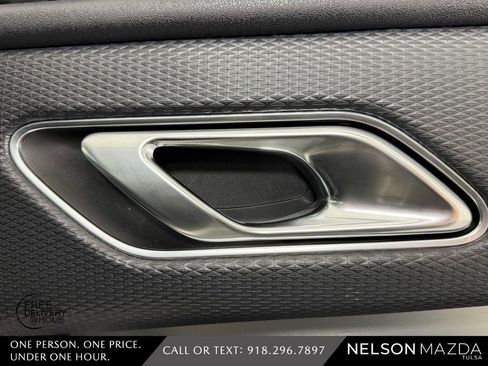 Used 2018 Land Rover Range Rover Velar R-Dynamic SE AWD/4WD image 46