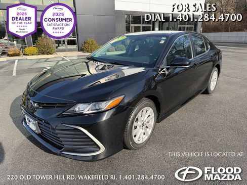 Used 2022 Toyota Camry LE image 1