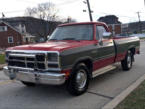 Used 1992 Dodge D/W Truck 250 image 4