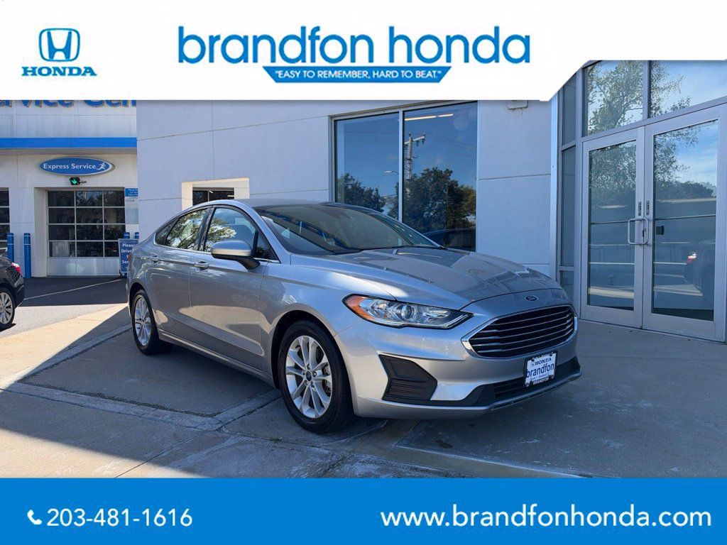 Used 2020 Ford Fusion SE FWD image 1