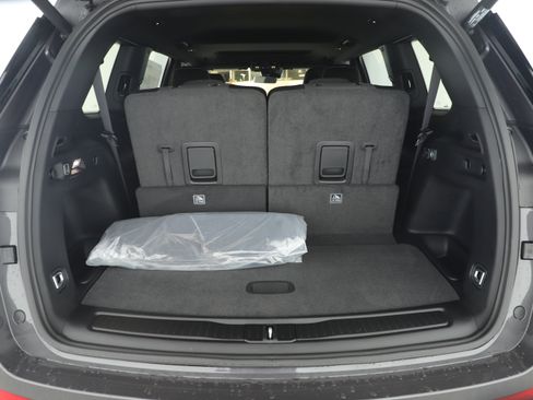 New 2025 Jeep Grand Cherokee L Laredo image 5