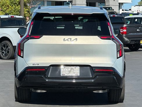 New 2026 Kia EV9 Land image 5