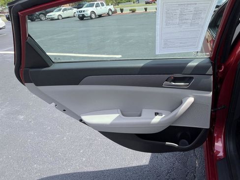 Used 2019 Hyundai Sonata SE FWD image 19