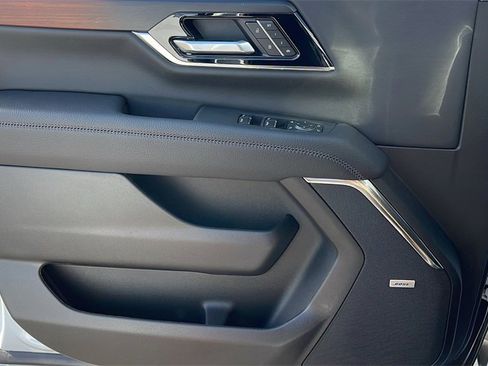 New 2026 GMC Yukon XL Denali w/ Denali Reserve Package image 24