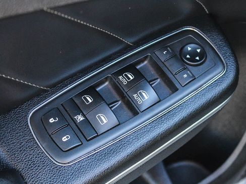 Used 2017 Dodge Charger SXT w/ Plus Group image 21