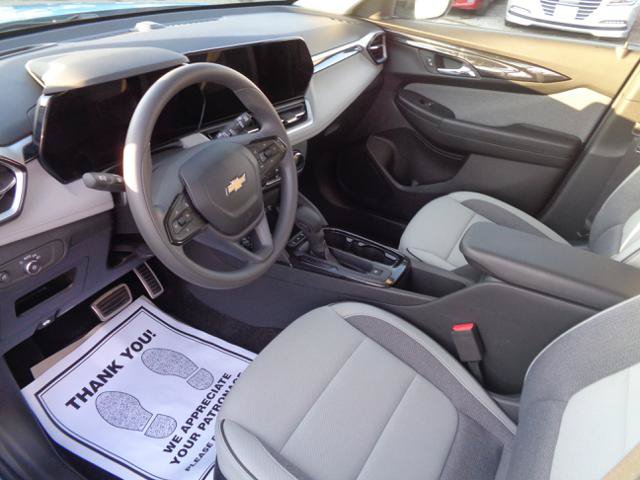 Used 2025 Chevrolet TrailBlazer LS w/ LS Convenience Package AWD/4WD image 13