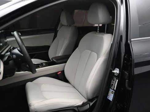 Used 2022 Kia K5 LXS FWD image 5
