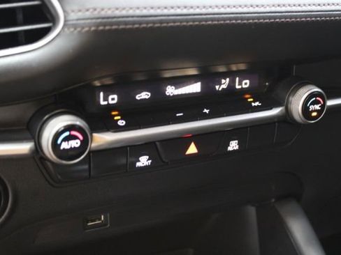 Used 2021 MAZDA MAZDA3 s FWD image 22