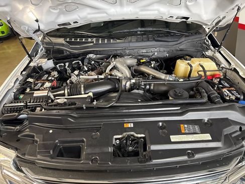 Used 2020 Ford F250 XLT AWD/4WD image 3