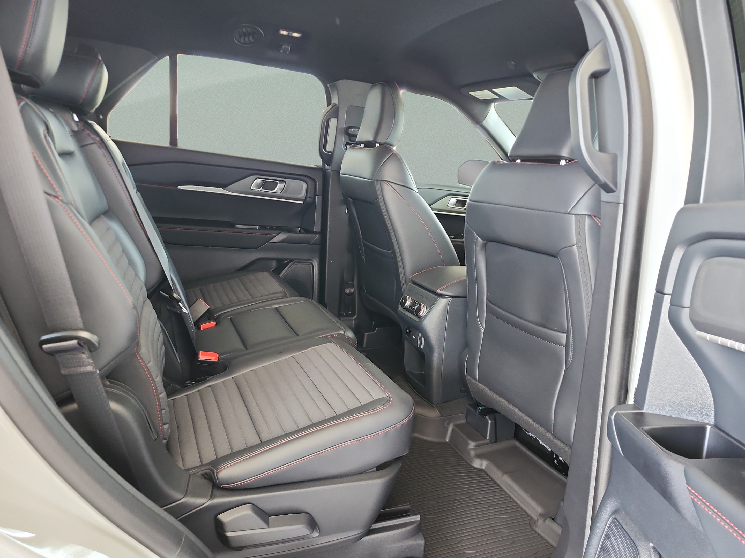 New 2027 Ford Explorer ST-Line RWD image 15