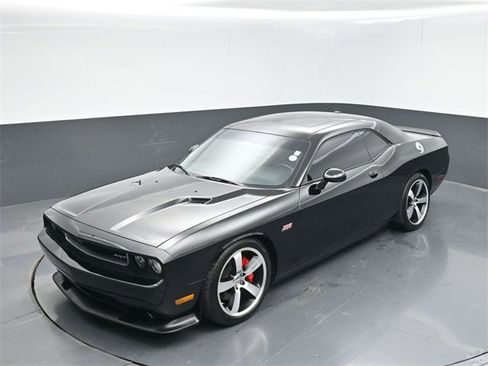 Used 2012 Dodge Challenger SRT8 w/ Premium Sound Group image 39