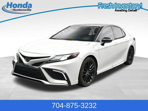 Used 2023 Toyota Camry XSE FWD image 4