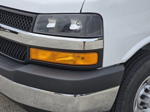 Used 2025 Chevrolet Express 2500 w/ Driver Convenience Package RWD image 9