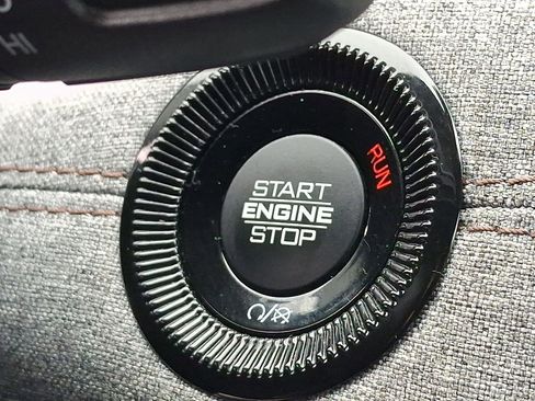 Used 2022 Jeep Compass Latitude image 23