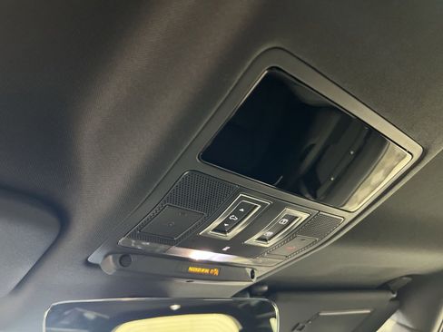 Used 2025 Land Rover Defender 110 S image 34