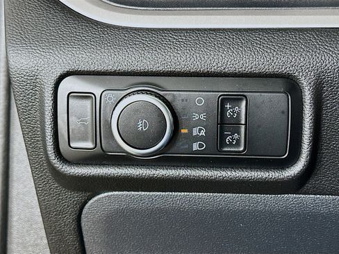 Used 2024 Ford Explorer XLT w/ Equipment Group 202A image 17