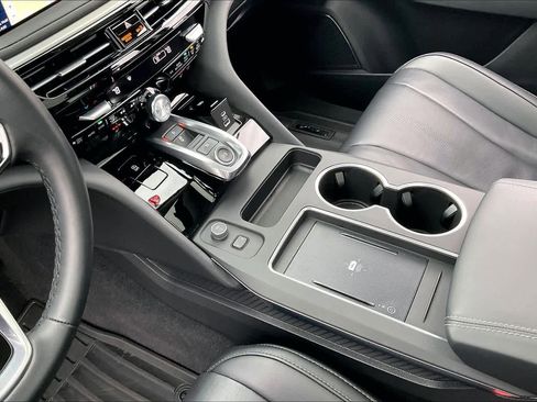 Used 2025 Acura MDX w/Technology Package image 18