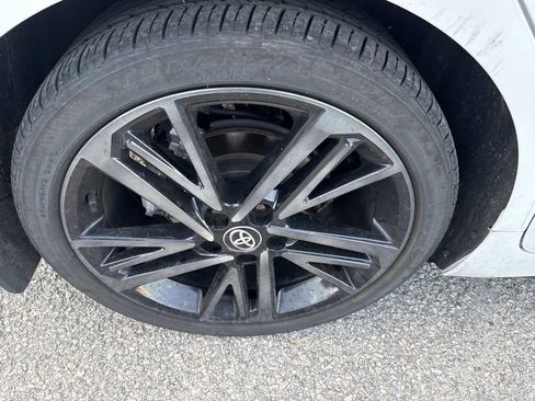 Used 2025 Toyota Camry XSE image 9