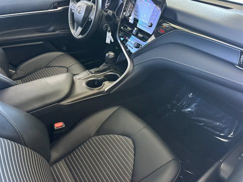 Used 2023 Toyota Camry SE FWD image 14