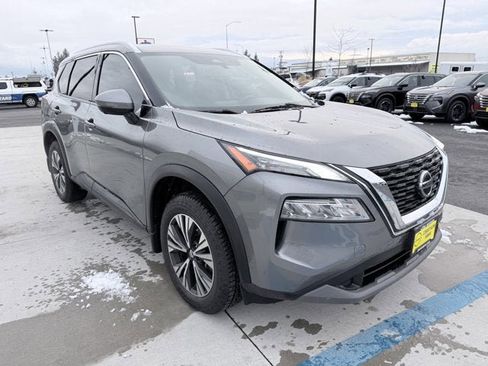 Certified 2021 Nissan Rogue SV w/ Premium Package image 3