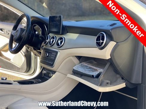 Used 2017 Mercedes-Benz GLA 250 4MATIC image 21