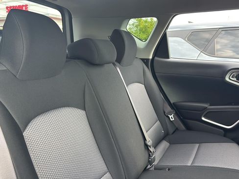 Certified 2025 Kia Soul LX w/ LX Technology Package FWD image 23