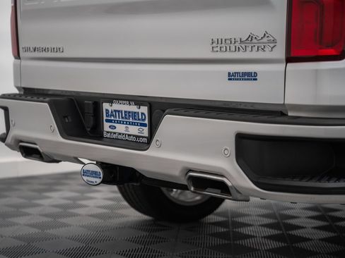 Used 2025 Chevrolet Silverado 1500 High Country AWD/4WD image 10
