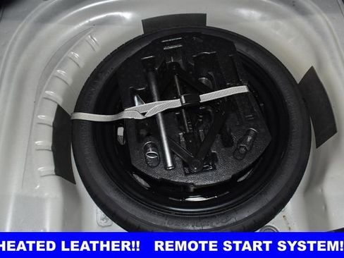 Used 2024 Volkswagen Jetta SE FWD image 31