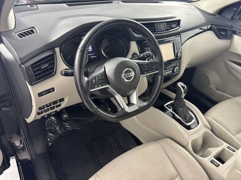 Used 2017 Nissan Rogue Sport SL w/ SL Premium Package AWD/4WD image 9