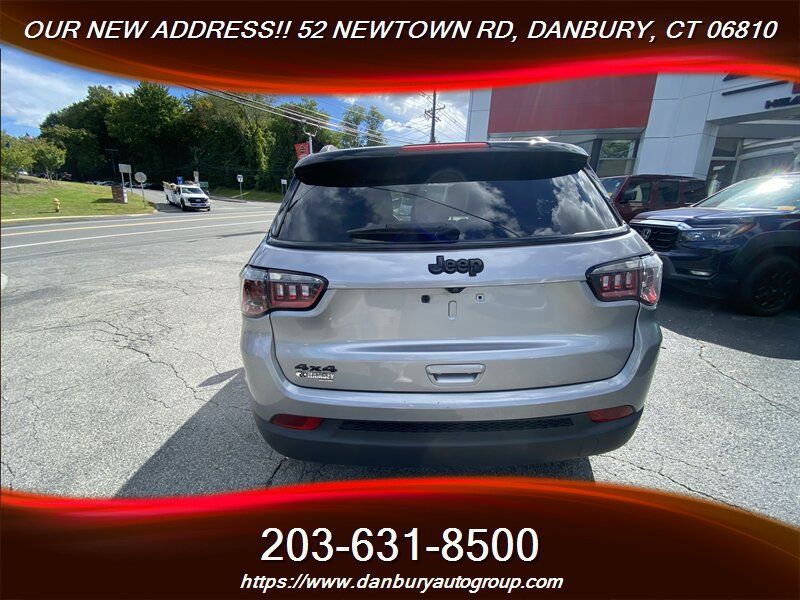 Used 2018 Jeep Compass Latitude AWD/4WD image 5