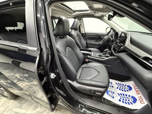 Used 2026 Toyota Highlander XLE image 21