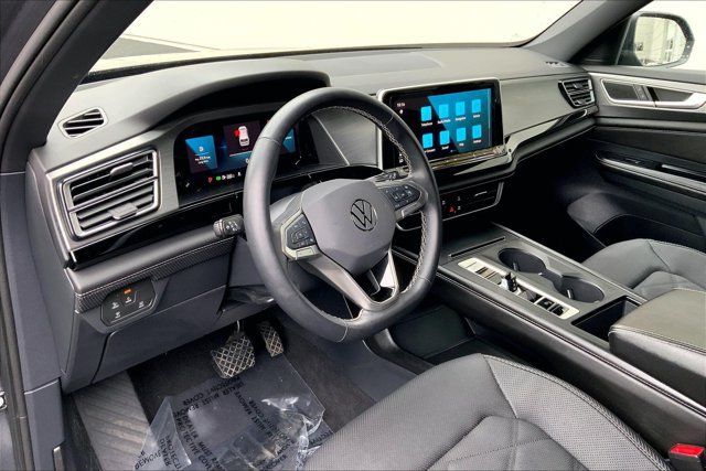Used 2024 Volkswagen Atlas Cross Sport SE AWD/4WD image 13