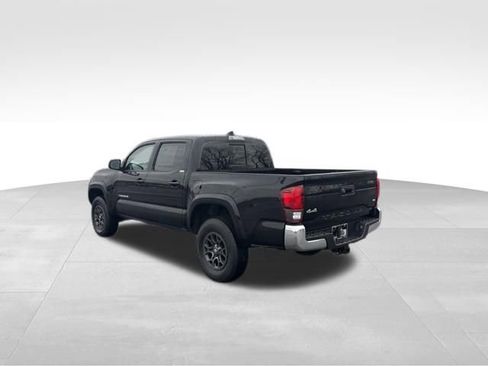 Used 2018 Toyota Tacoma SR5 image 3