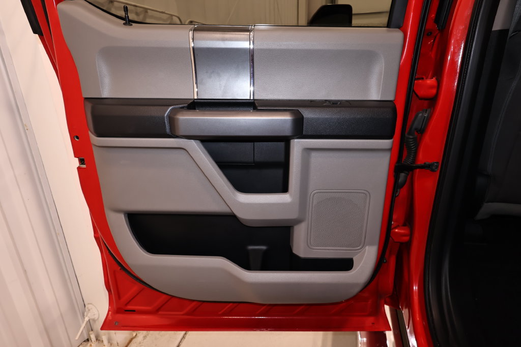 Certified 2019 Ford F350 XLT w/ XLT Premium Package AWD/4WD image 16