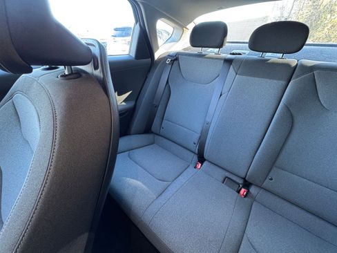 Used 2025 Kia K4 LXS image 33