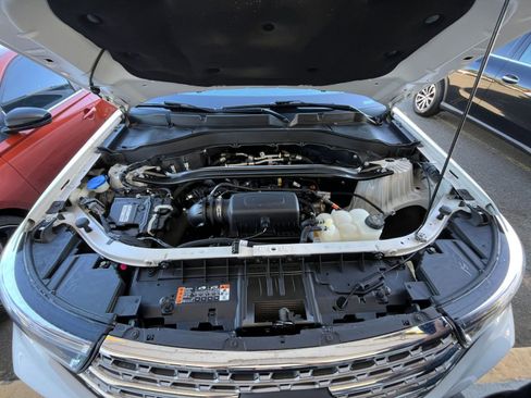 Used 2023 Ford Explorer Limited image 36