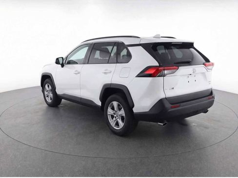 Used 2025 Toyota RAV4 XLE image 4